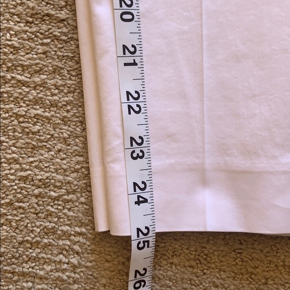 Like new Ann Taylor capris in white size 4! - Picture 8 of 8